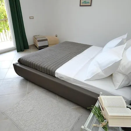Parta Near Trilj, Private Pool فيلة Pocrnja