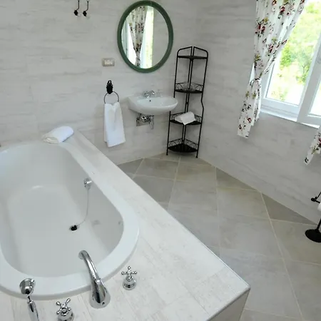 فيلة Parta Near Trilj, Private Pool Pocrnja